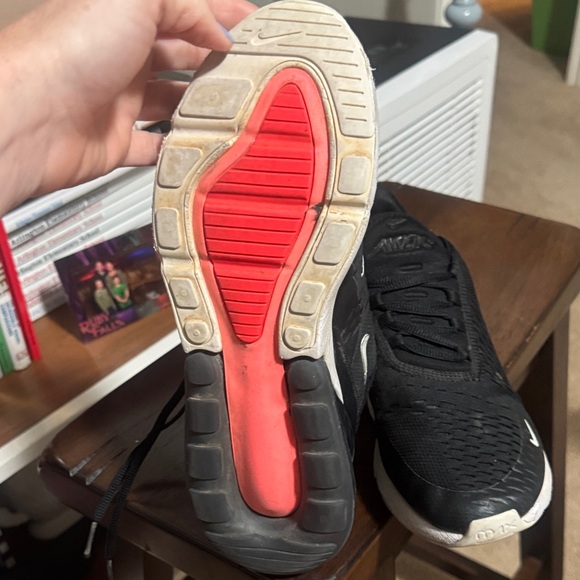 Nike Air Max 270 Black and White youth sz7 /Men's Athletic Shoes - Picture 11 of 11